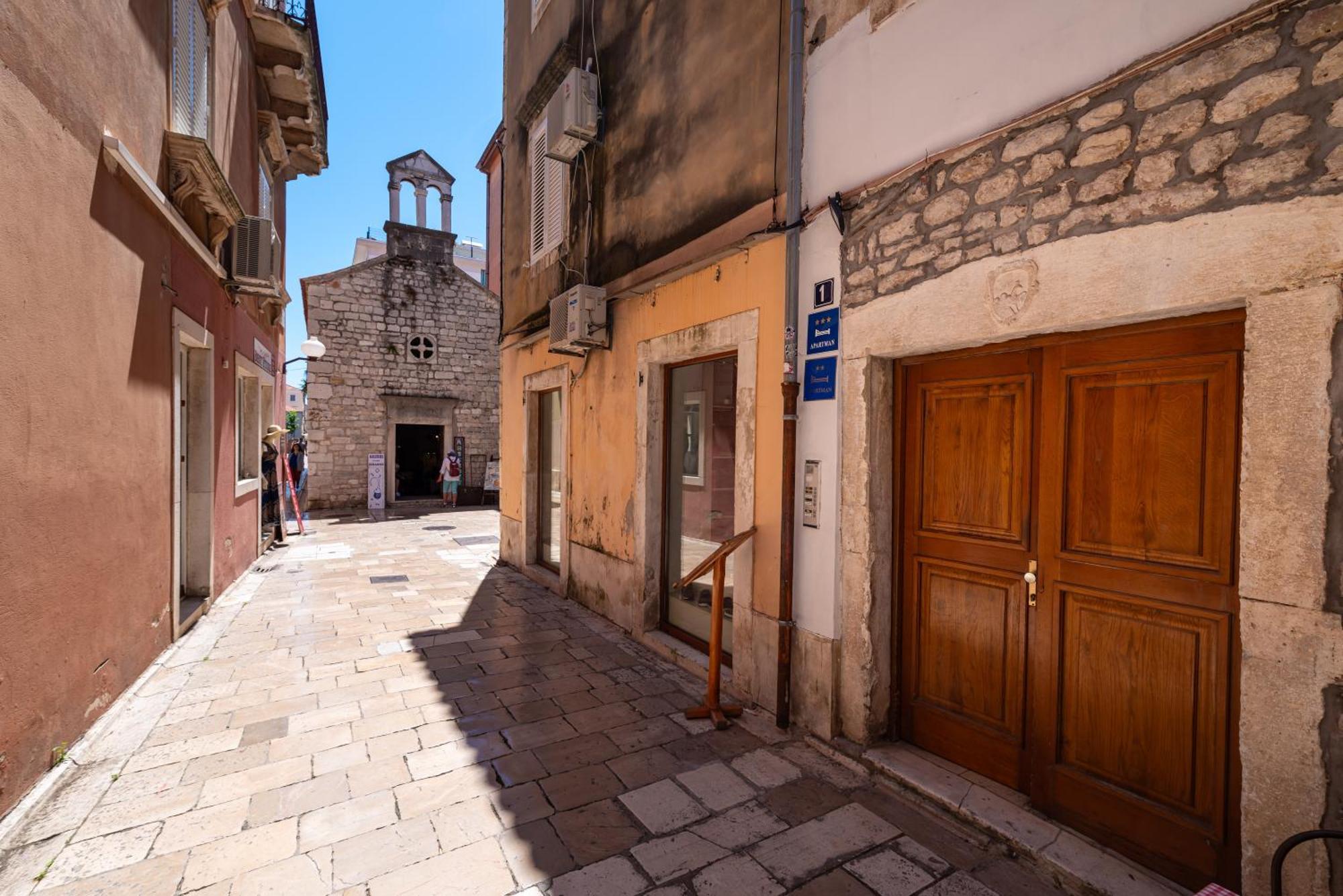 Timeless Antique Old Town With Terrace Apartment Zadar Exterior photo
